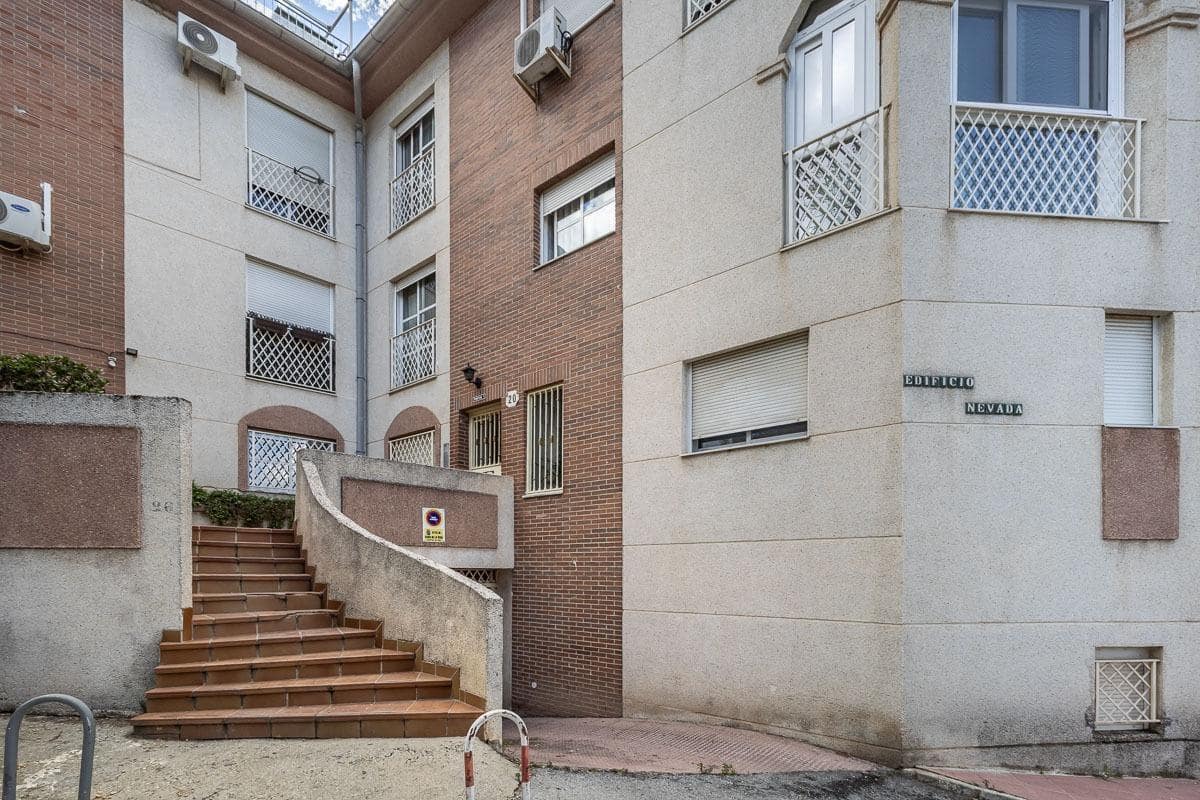 2 bedroom Flat for sale in Cenes de la Vega with garage - € 135,000 (Ref: 9825064)