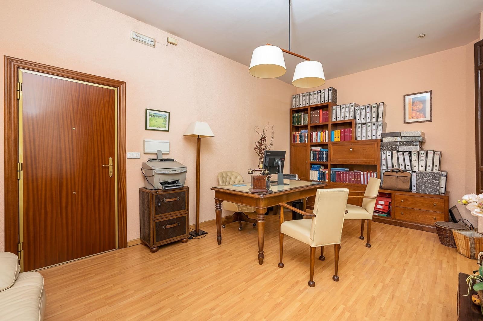 Office for sale in Granada city - € 35,000 (Ref: 9825067)