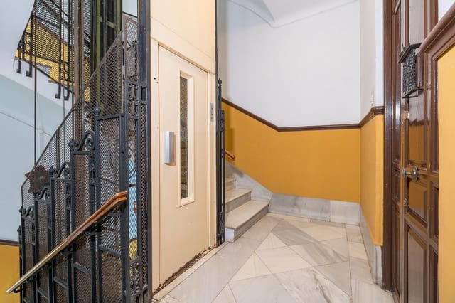 Kontor til salg i Granada by - € 35.000 (Ref: 9825067)