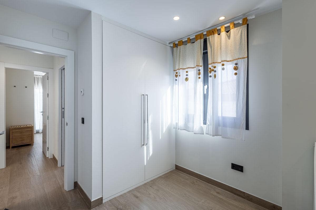 3 bedroom Terraced Villa for sale in Albolote with garage - € 375,000 (Ref: 9825077)