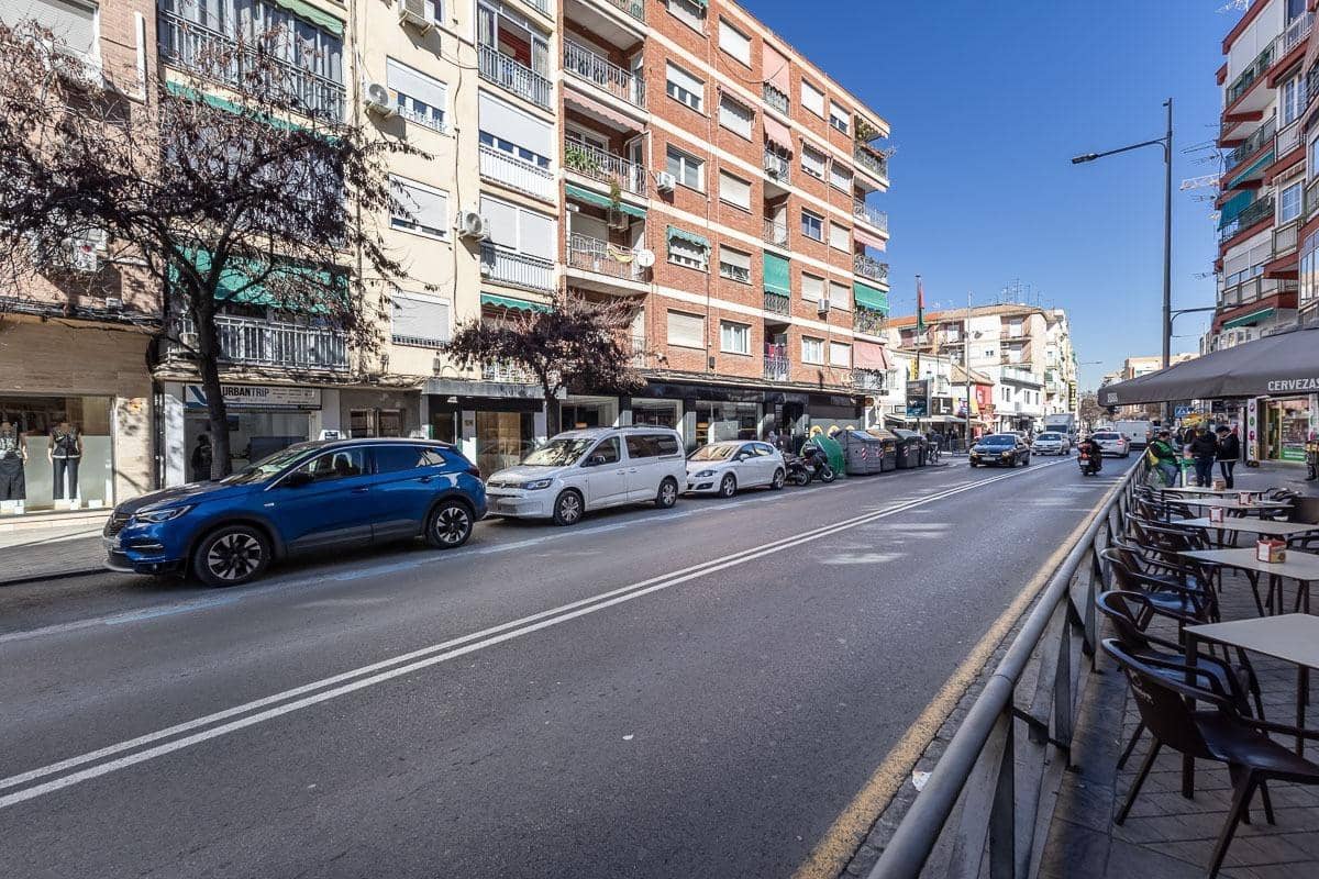 2 soveværelse Erhverv til salg i Granada by - € 165.000 (Ref: 9829402)