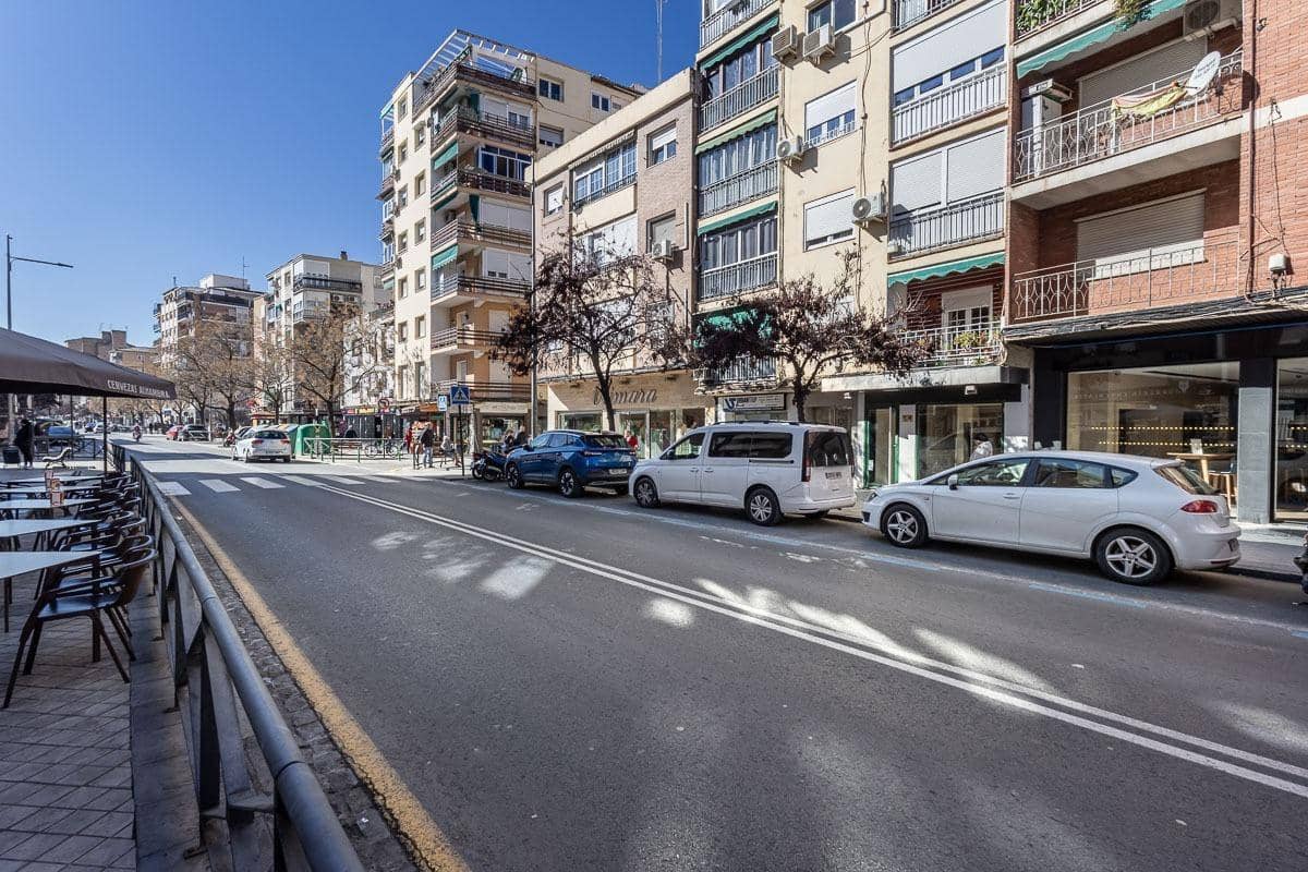 2 soveværelse Erhverv til salg i Granada by - € 165.000 (Ref: 9829402)