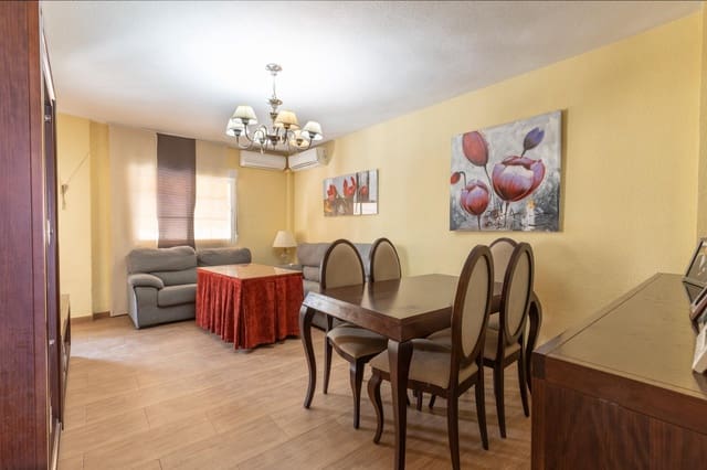 Casa de 5 habitaciones en Armilla en venta con garaje - 295.000 € (Ref: 9829408)