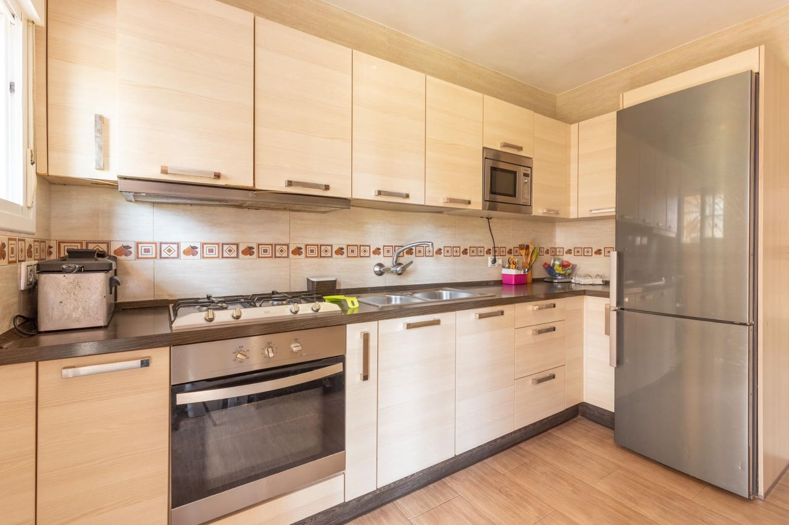 Casa de 5 habitaciones en Armilla en venta con garaje - 295.000 € (Ref: 9829408)