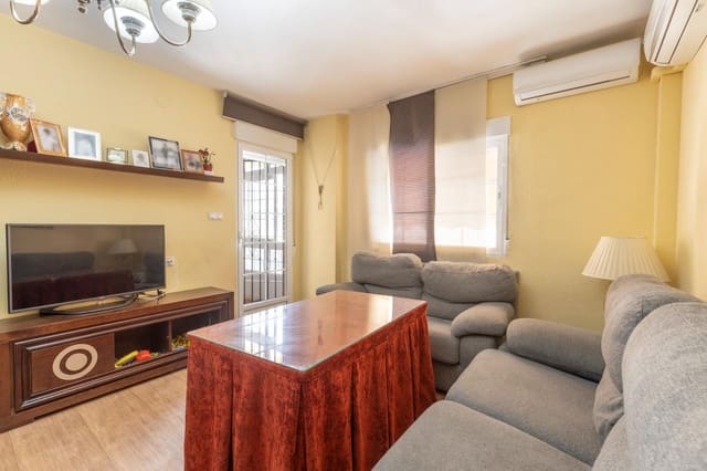 Casa de 5 habitaciones en Armilla en venta con garaje - 295.000 € (Ref: 9829408)