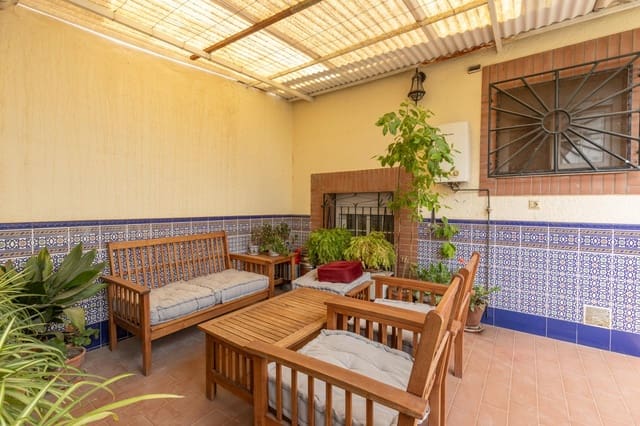 Casa de 5 habitaciones en Armilla en venta con garaje - 295.000 € (Ref: 9829408)