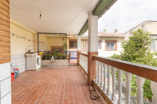 Casa de 5 habitaciones en Armilla en venta con garaje - 295.000 € (Ref: 9829408)
