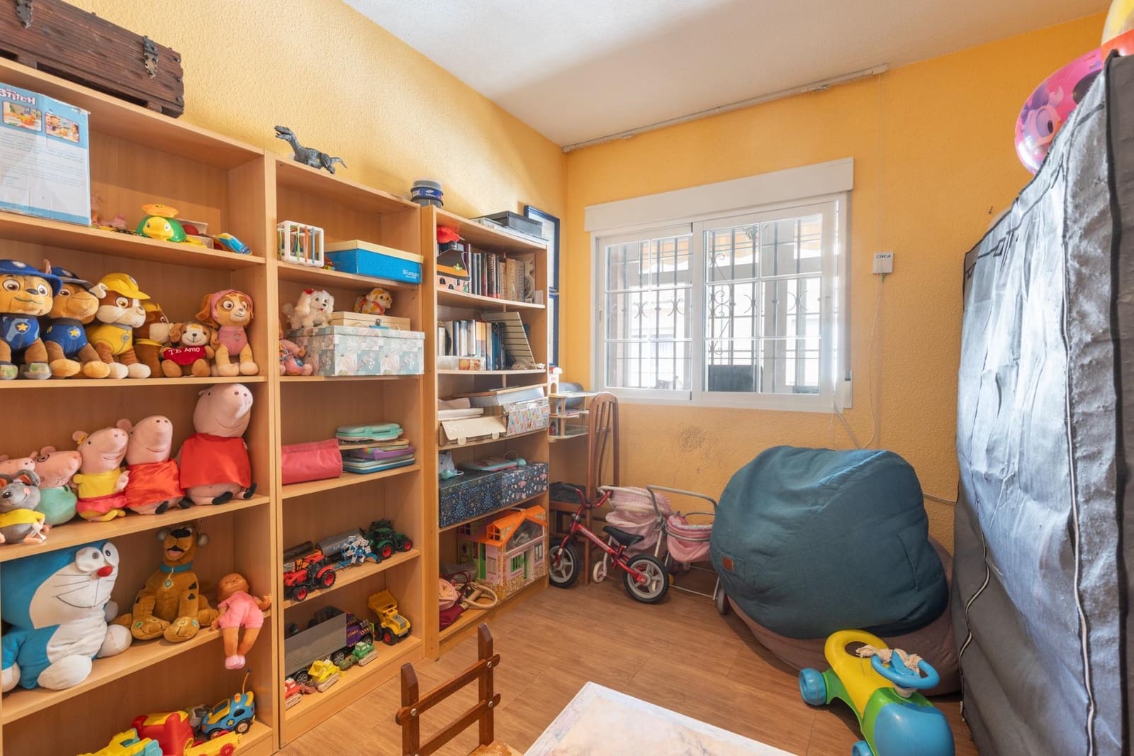 Casa de 5 habitaciones en Armilla en venta con garaje - 295.000 € (Ref: 9829408)
