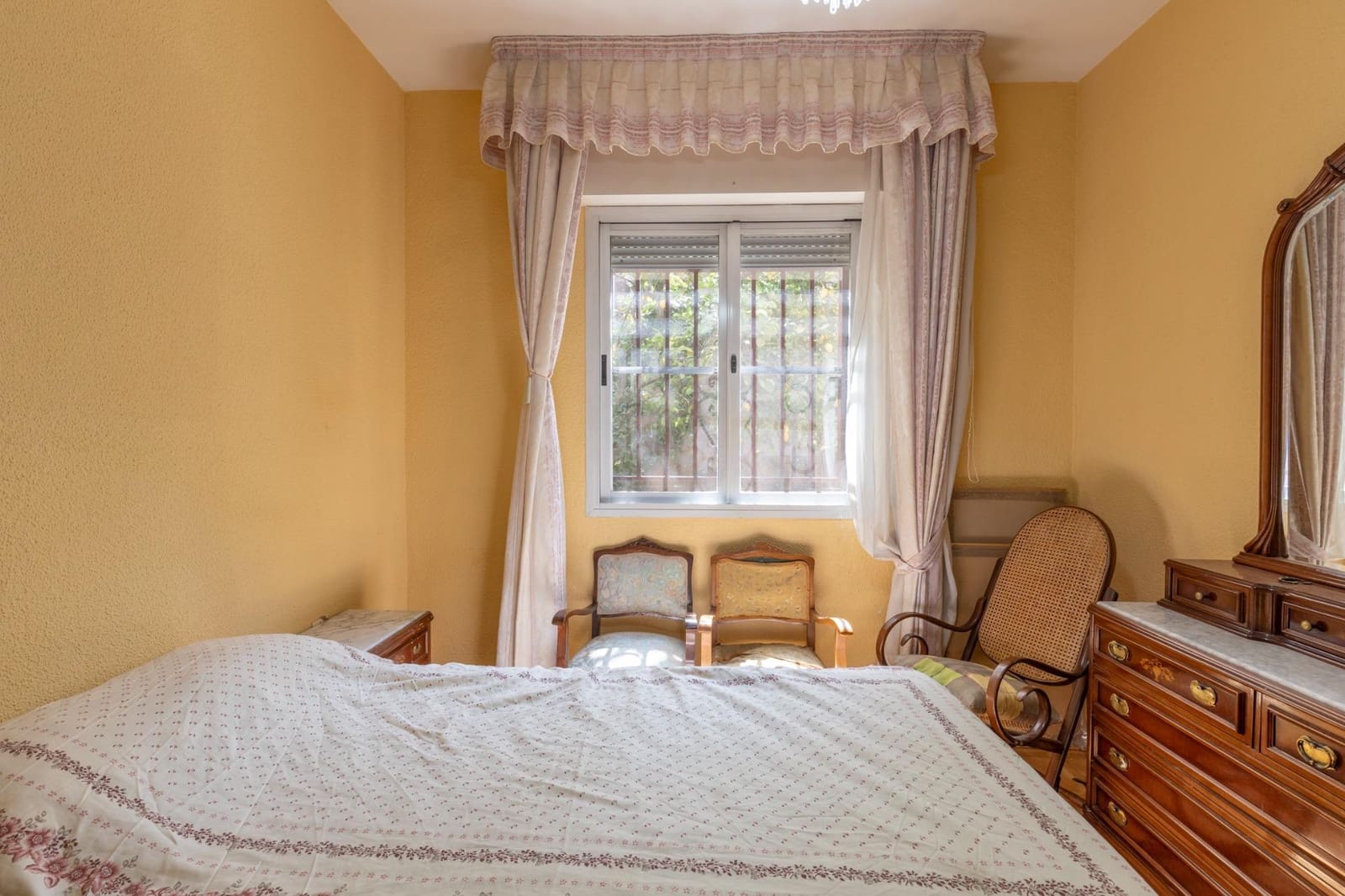 Casa de 5 habitaciones en Armilla en venta con garaje - 295.000 € (Ref: 9829408)