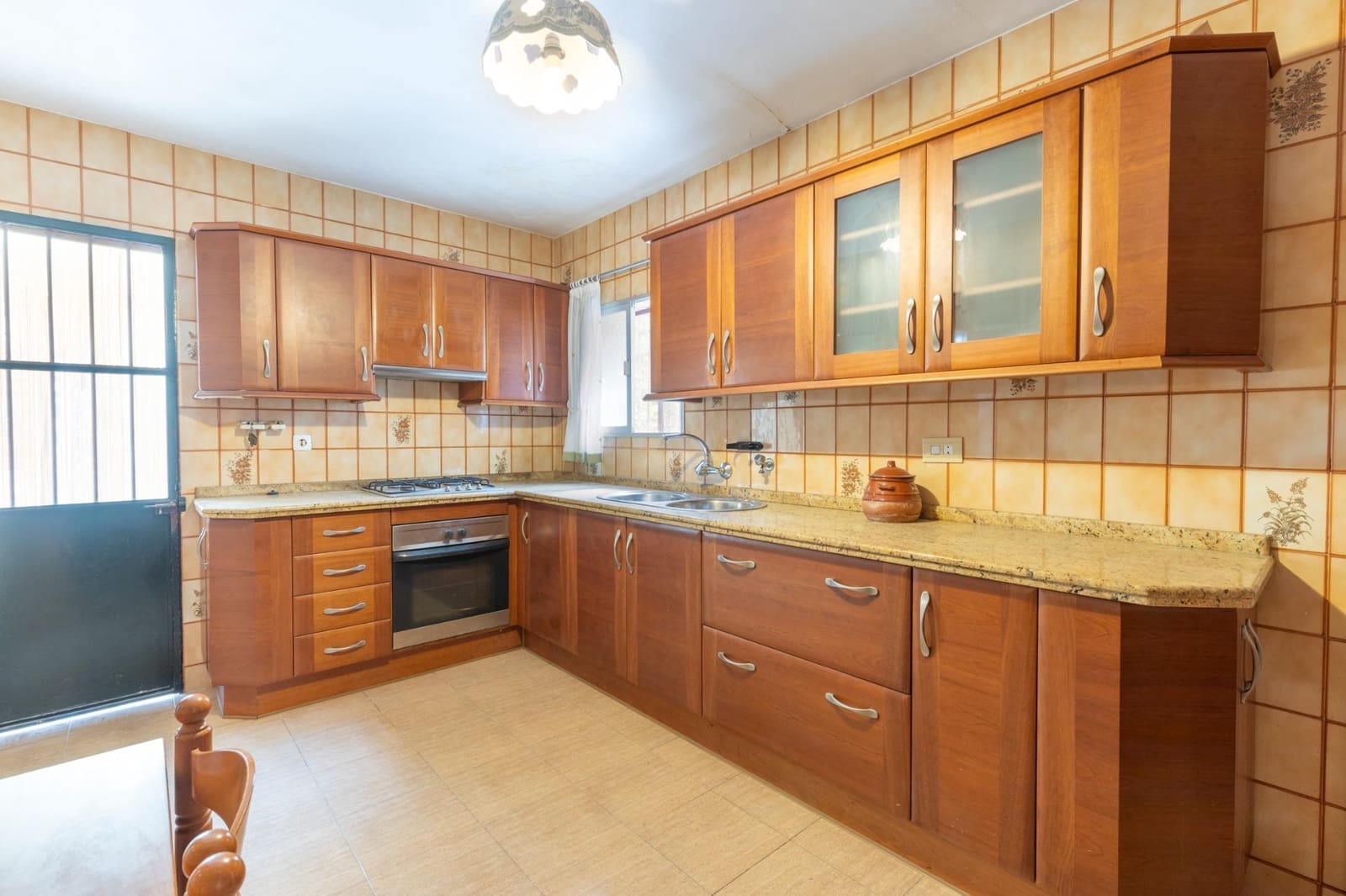 Casa de 5 habitaciones en Armilla en venta con garaje - 295.000 € (Ref: 9829408)