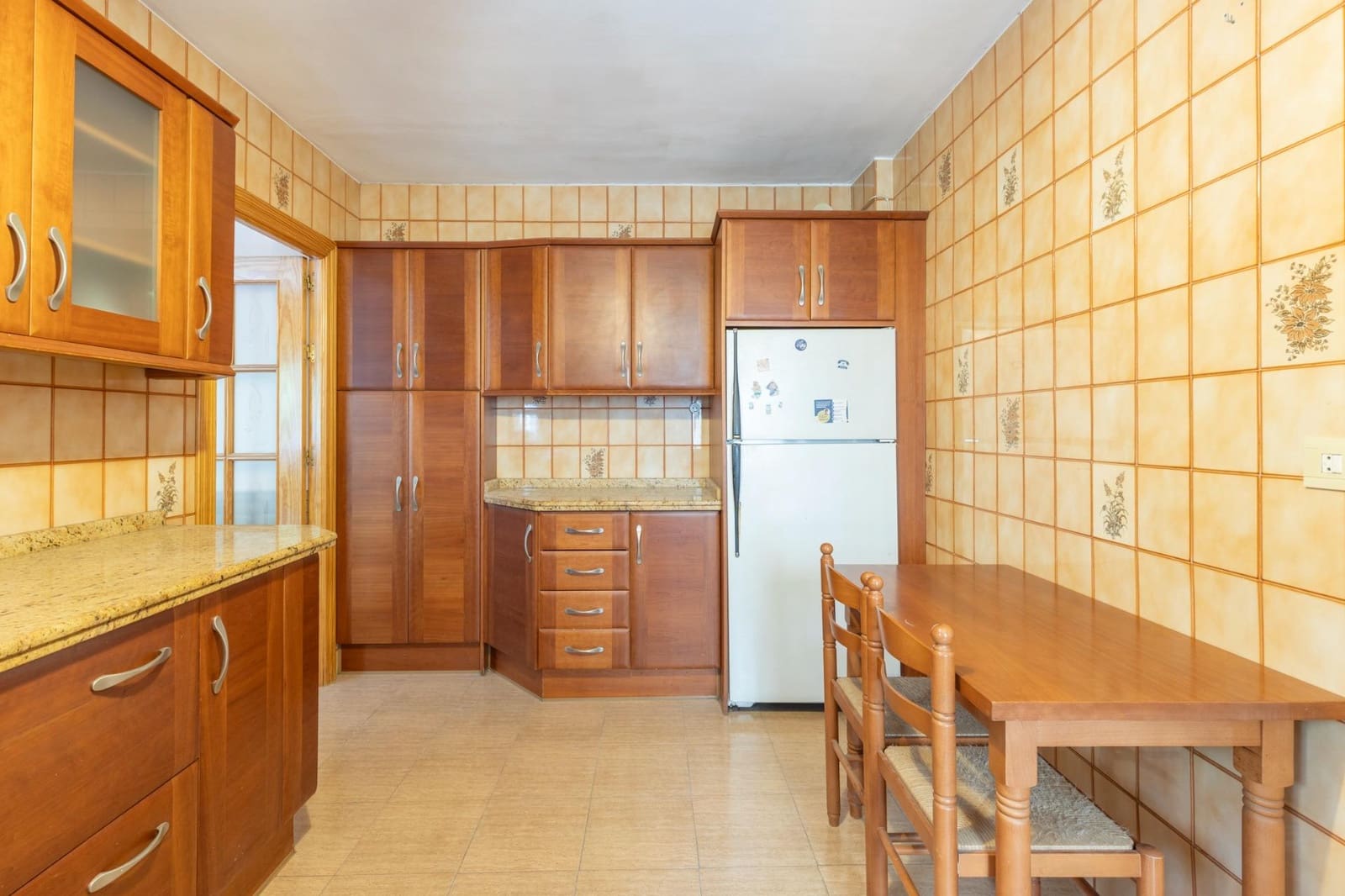Casa de 5 habitaciones en Armilla en venta con garaje - 295.000 € (Ref: 9829408)