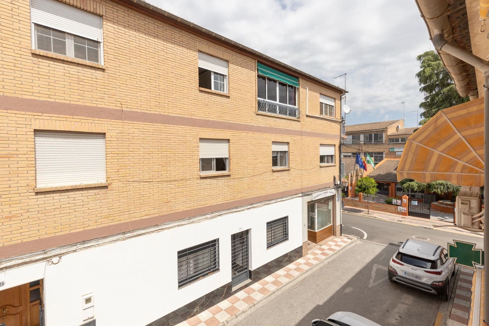 Casa de 5 habitaciones en Armilla en venta con garaje - 295.000 € (Ref: 9829408)