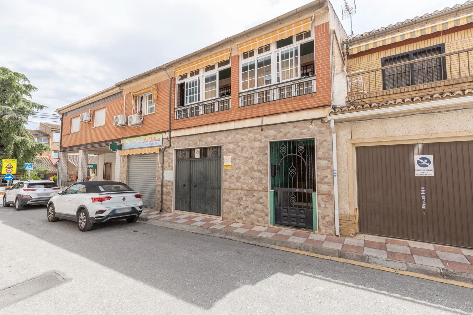 Casa de 5 habitaciones en Armilla en venta con garaje - 295.000 € (Ref: 9829408)