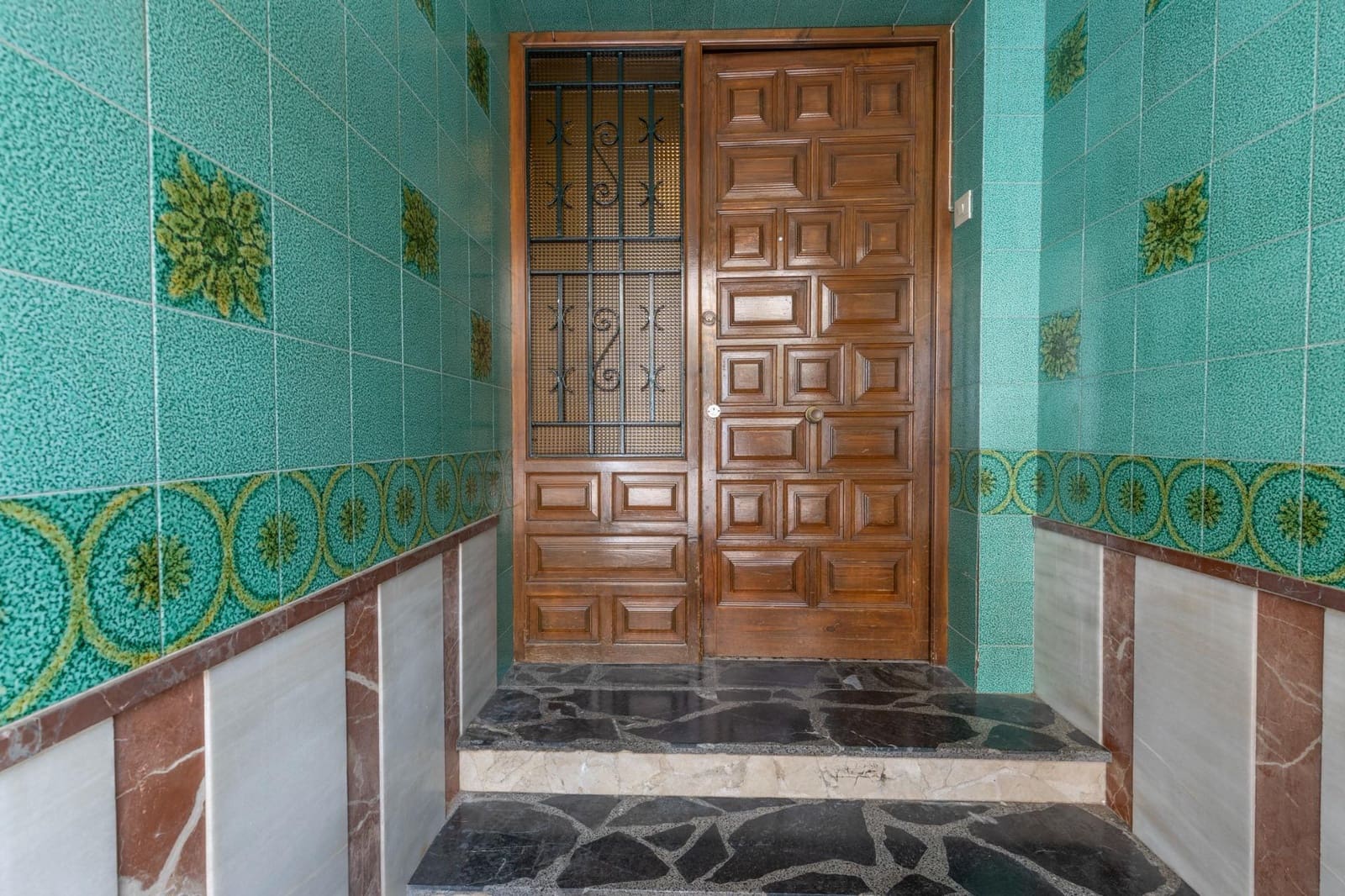 Casa de 5 habitaciones en Armilla en venta con garaje - 295.000 € (Ref: 9829408)