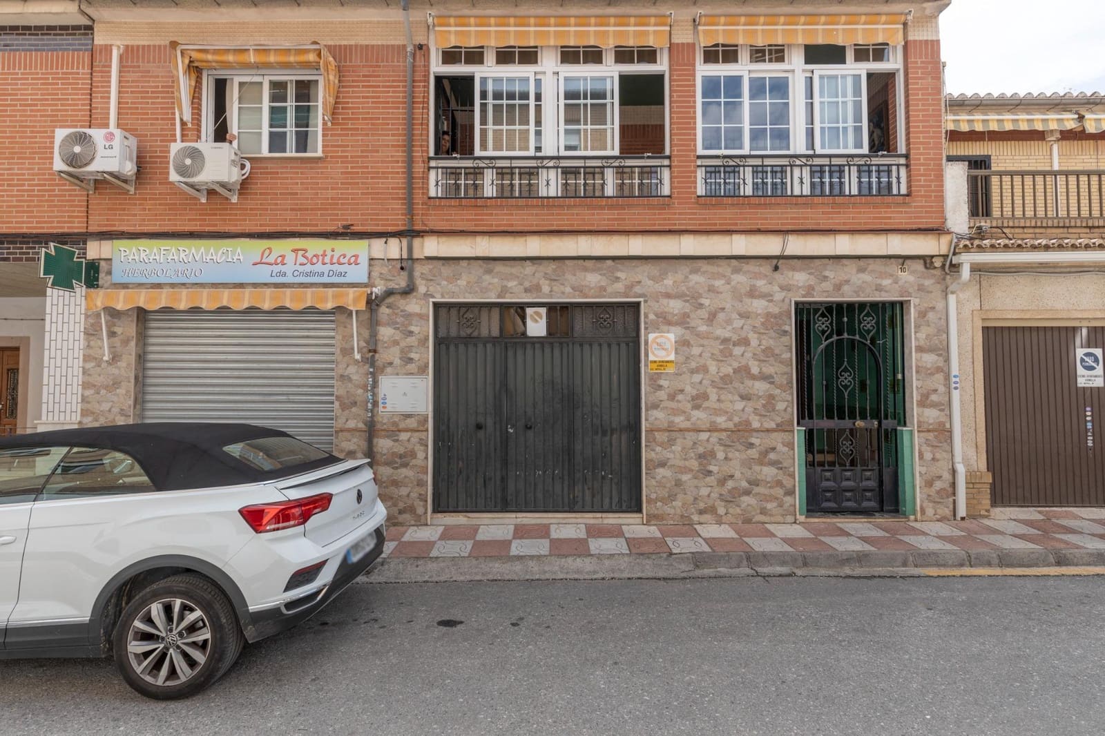 Casa de 5 habitaciones en Armilla en venta con garaje - 295.000 € (Ref: 9829408)