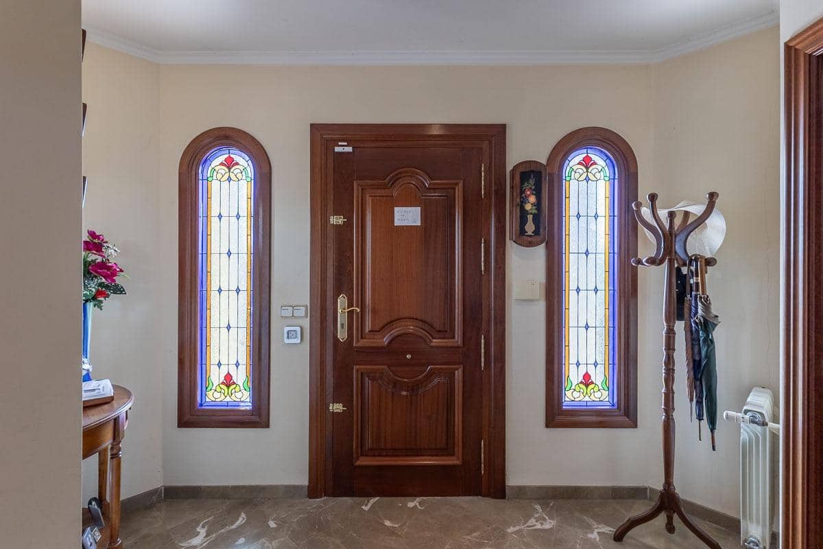5 Zimmer Villa zu verkaufen in Cajar mit Garage - 560.000 € (Ref: 9831765)