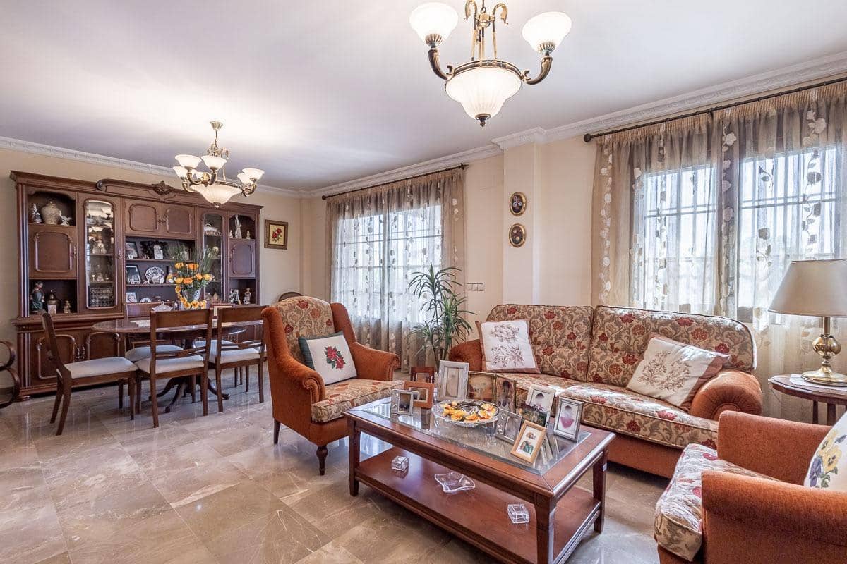 5 Zimmer Villa zu verkaufen in Cajar mit Garage - 560.000 € (Ref: 9831765)