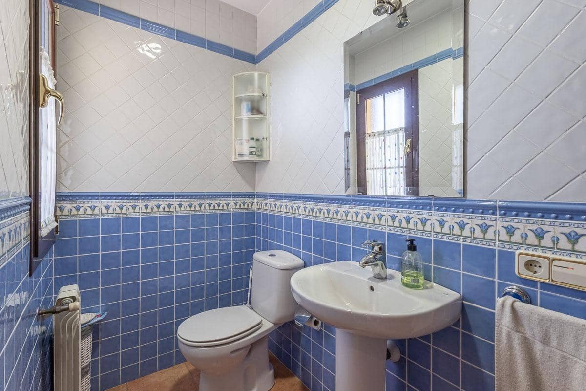 5 Zimmer Villa zu verkaufen in Cajar mit Garage - 560.000 € (Ref: 9831765)