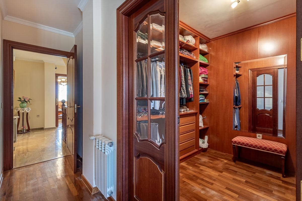 5 Zimmer Villa zu verkaufen in Cajar mit Garage - 560.000 € (Ref: 9831765)