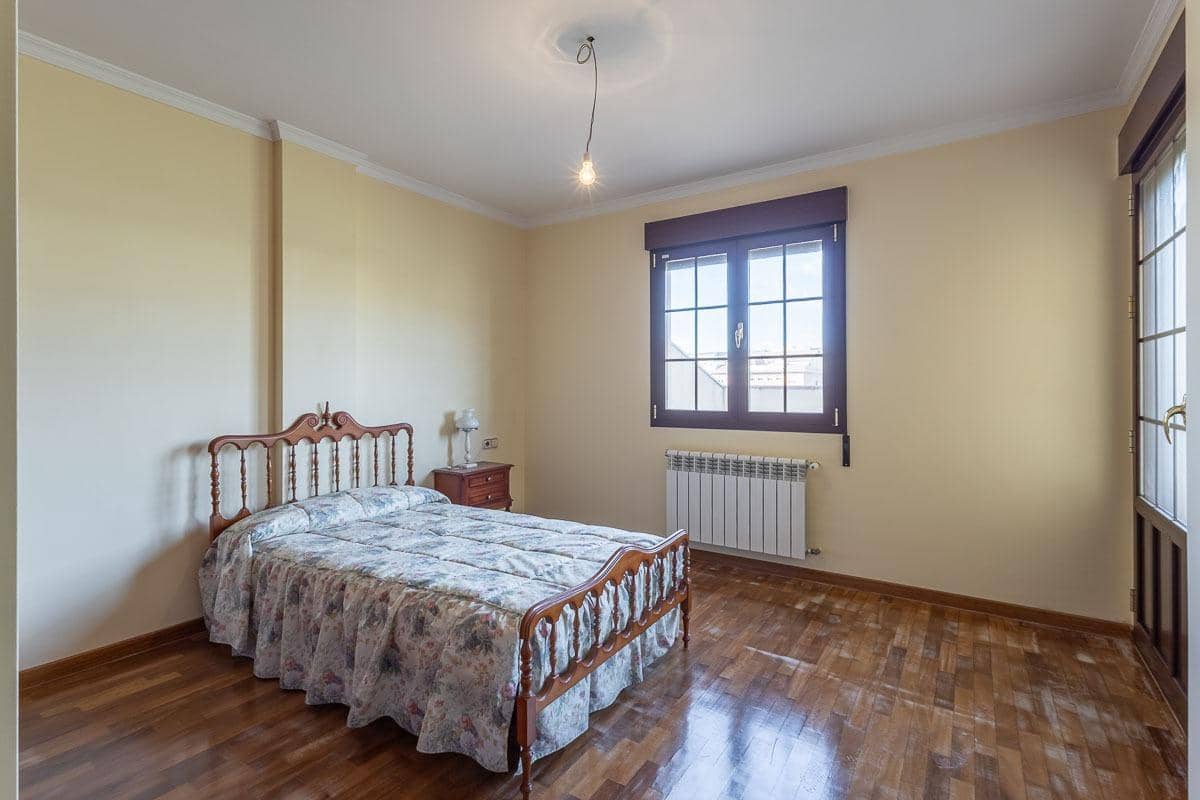 5 Zimmer Villa zu verkaufen in Cajar mit Garage - 560.000 € (Ref: 9831765)