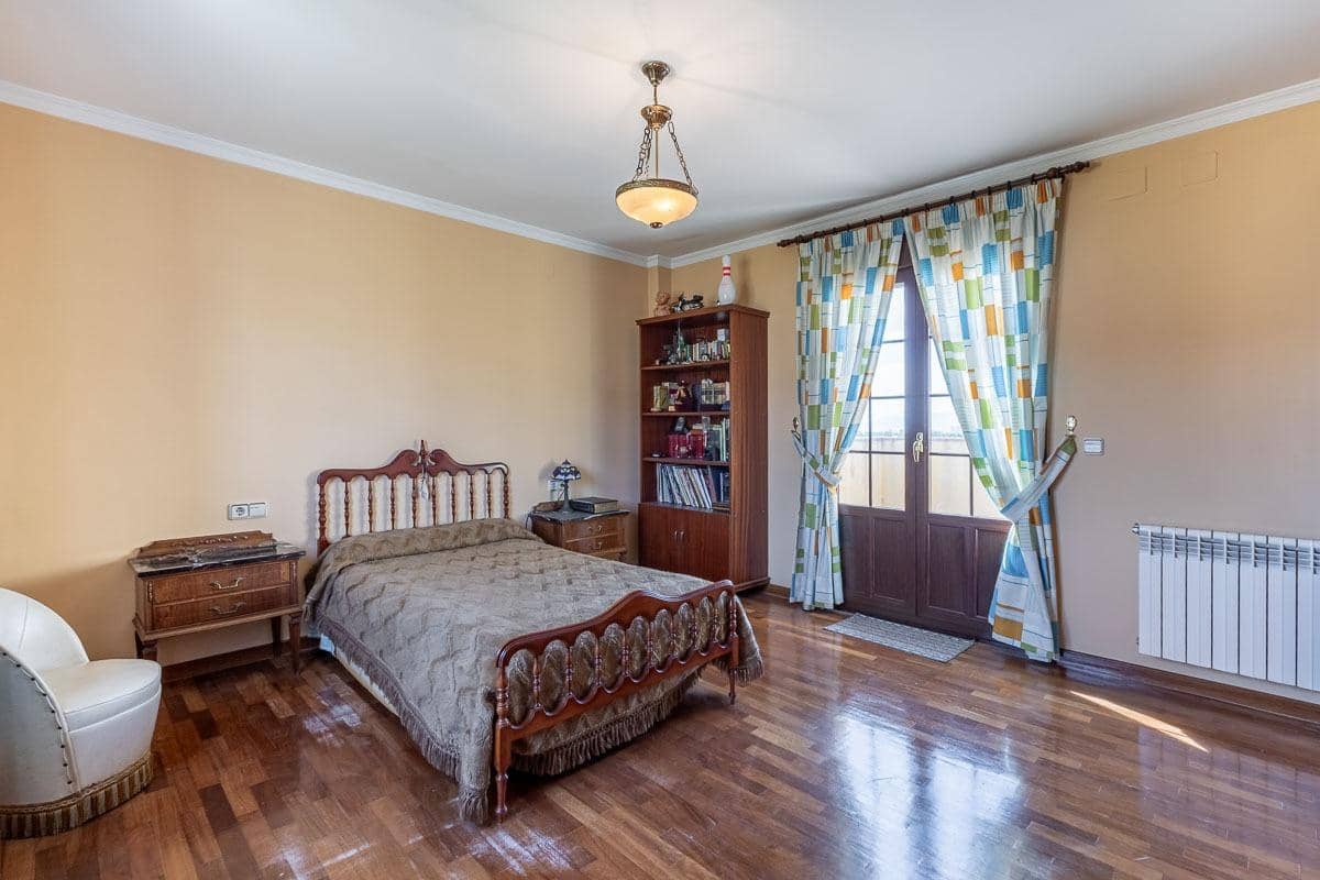 5 Zimmer Villa zu verkaufen in Cajar mit Garage - 560.000 € (Ref: 9831765)