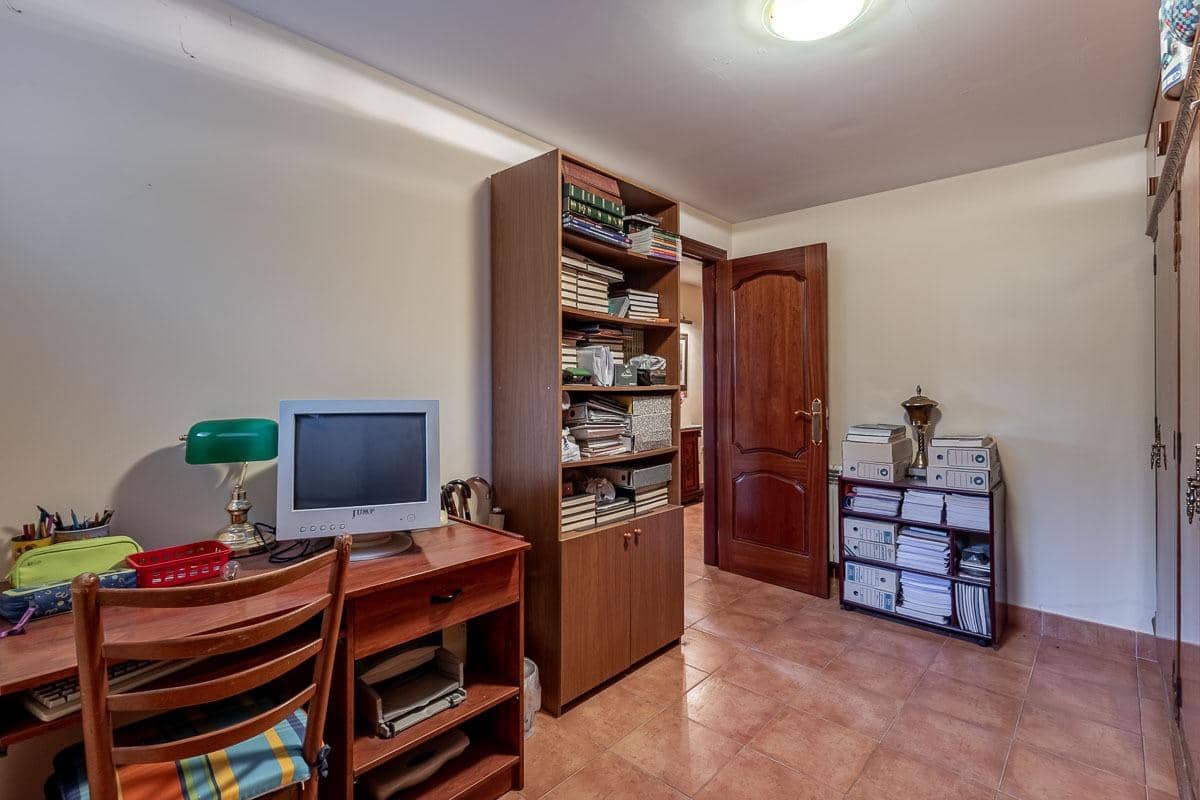 5 Zimmer Villa zu verkaufen in Cajar mit Garage - 560.000 € (Ref: 9831765)
