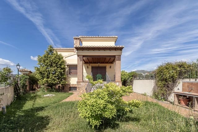 Chalet de 5 habitaciones en Cájar en venta con garaje - 530.000 € (Ref: 9831765)