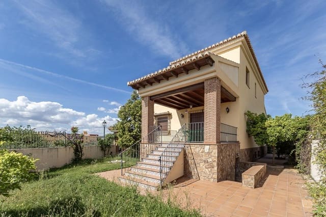 Chalet de 5 habitaciones en Cájar en venta con garaje - 530.000 € (Ref: 9831765)