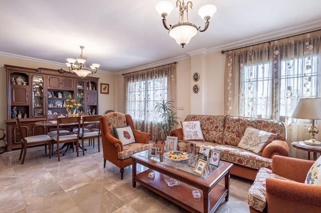 Chalet de 5 habitaciones en Cájar en venta con garaje - 530.000 € (Ref: 9831765)