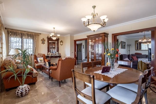 Chalet de 5 habitaciones en Cájar en venta con garaje - 530.000 € (Ref: 9831765)