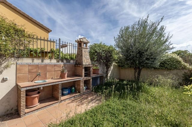 Chalet de 5 habitaciones en Cájar en venta con garaje - 530.000 € (Ref: 9831765)