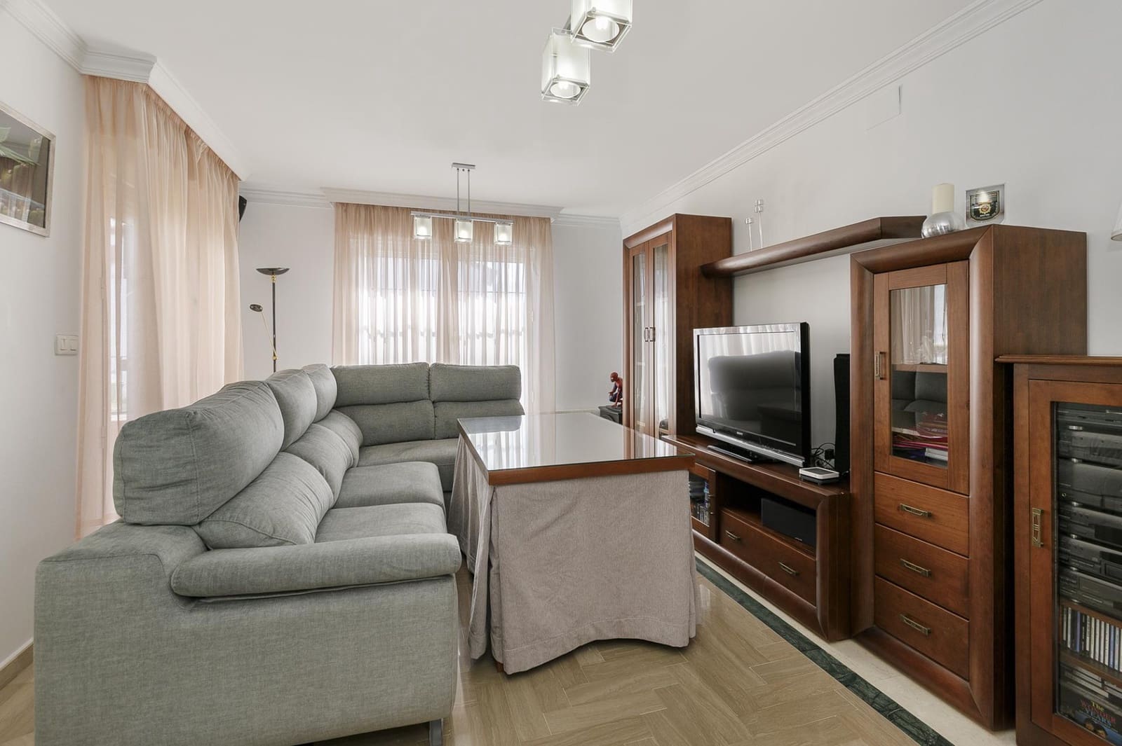 5 chambre Villa/Maison à vendre à Gojar avec piscine - 360 000 € (Ref: 9833948)
