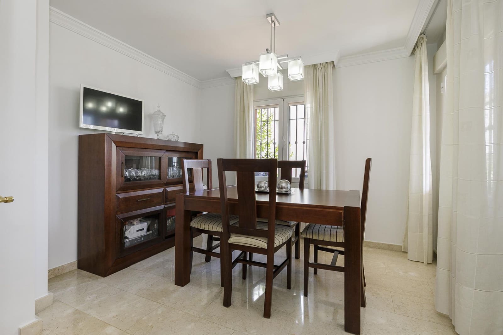 5 chambre Villa/Maison à vendre à Gojar avec piscine - 360 000 € (Ref: 9833948)