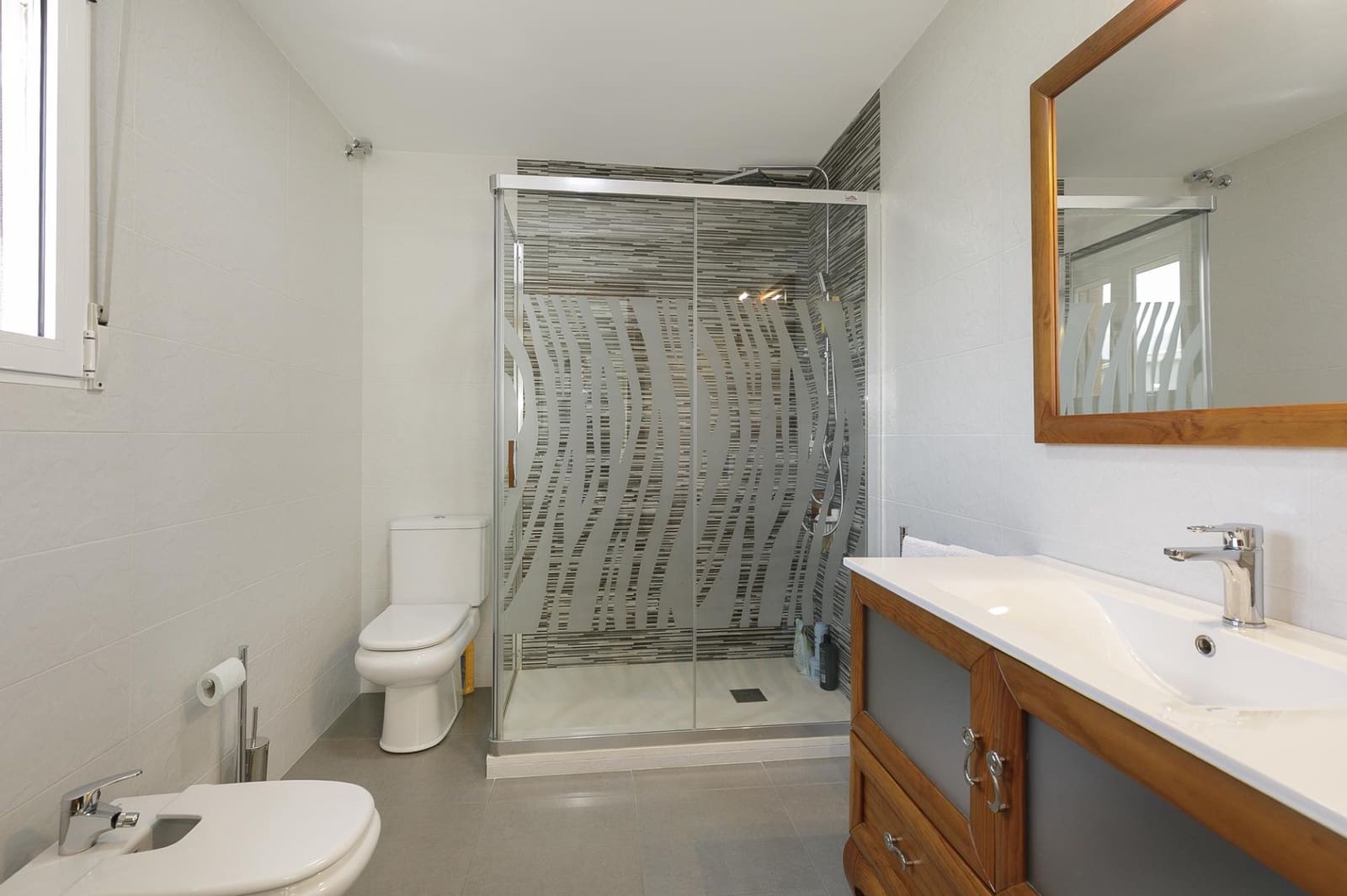 5 chambre Villa/Maison à vendre à Gojar avec piscine - 360 000 € (Ref: 9833948)