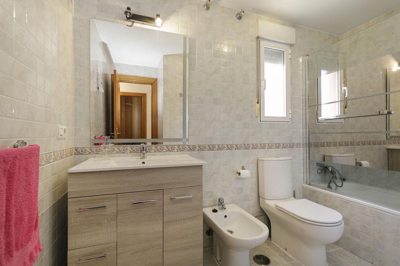 5 chambre Villa/Maison à vendre à Gojar avec piscine - 360 000 € (Ref: 9833948)
