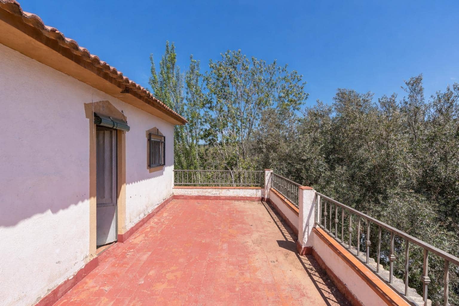 5 Zimmer Villa zu verkaufen in Dilar mit Pool Garage - 249.000 € (Ref: 9833949)