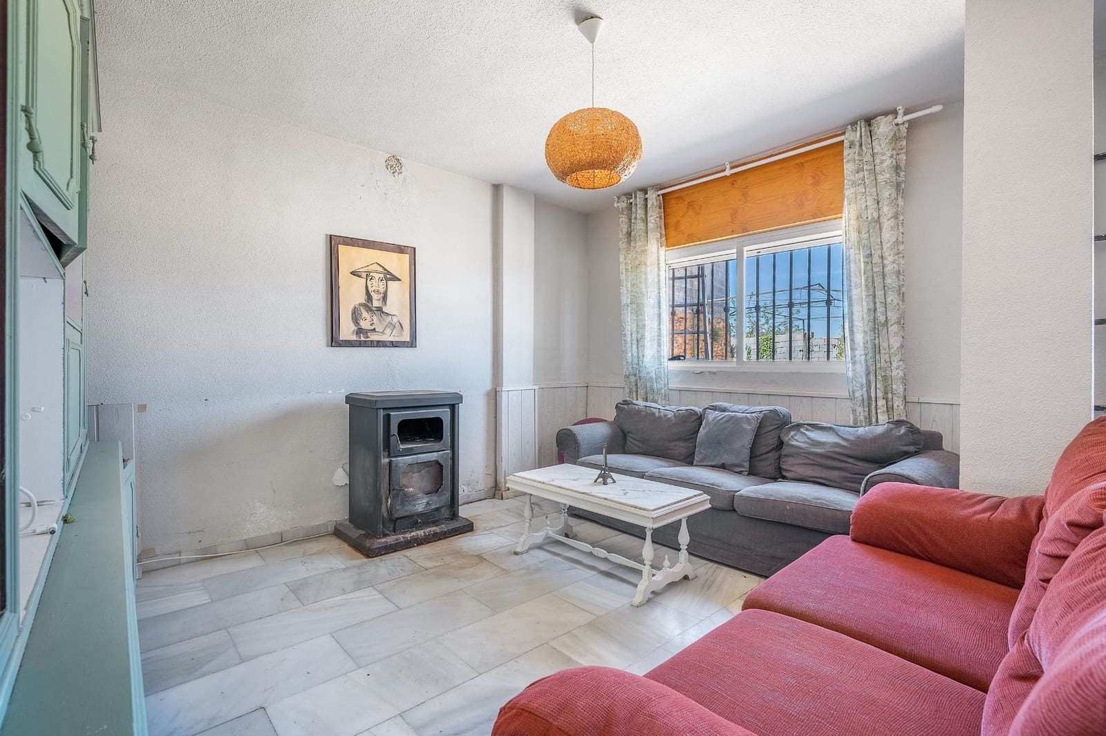 5 Zimmer Villa zu verkaufen in Dilar mit Pool Garage - 249.000 € (Ref: 9833949)