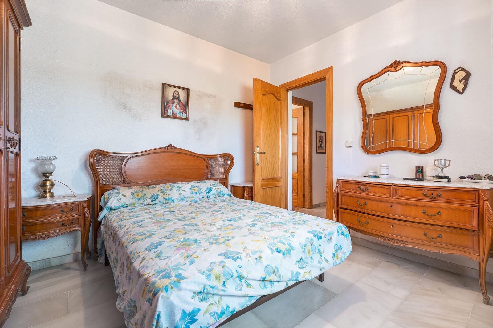 5 Zimmer Villa zu verkaufen in Dilar mit Pool Garage - 249.000 € (Ref: 9833949)