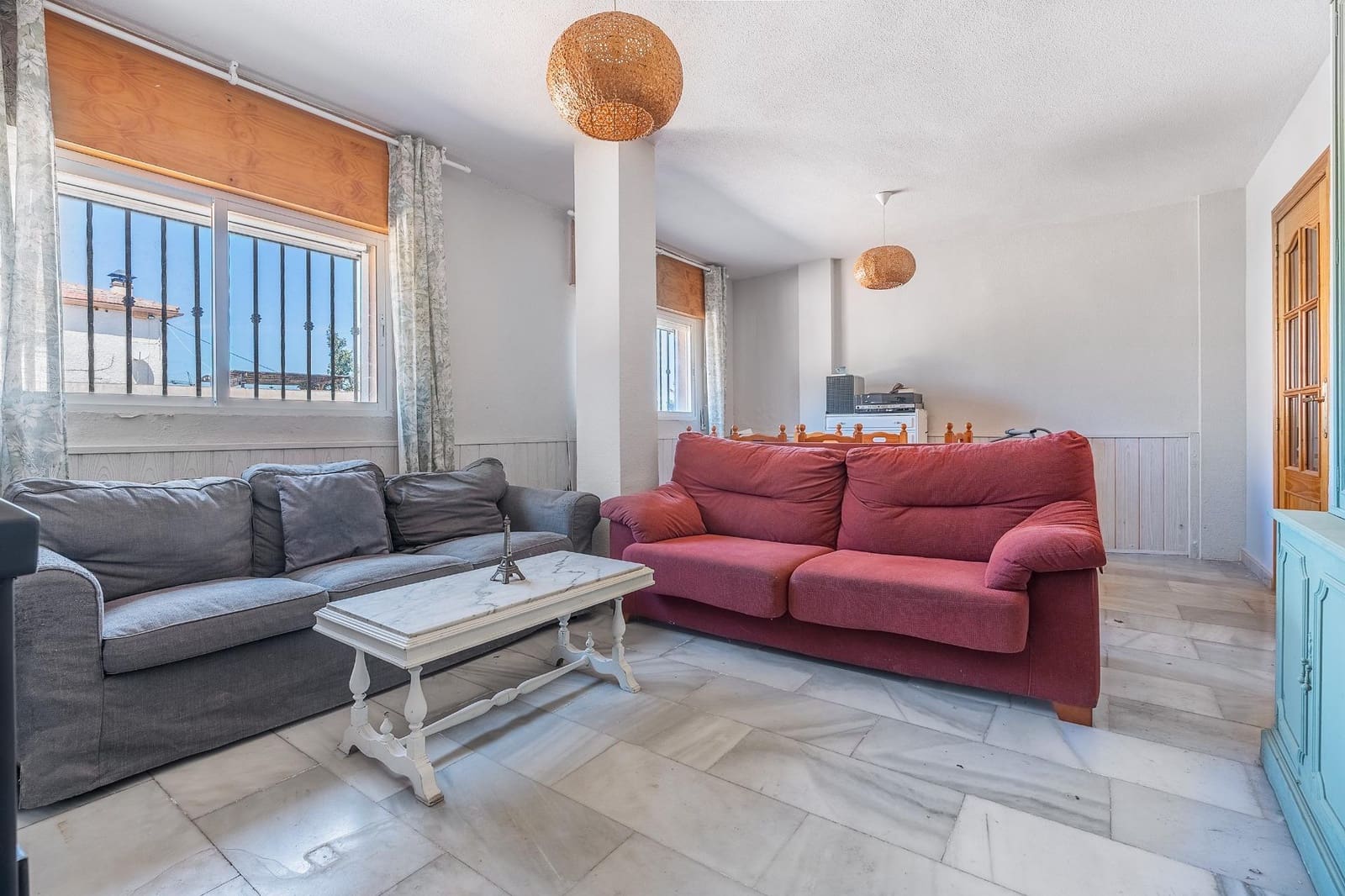 5 Zimmer Villa zu verkaufen in Dilar mit Pool Garage - 249.000 € (Ref: 9833949)