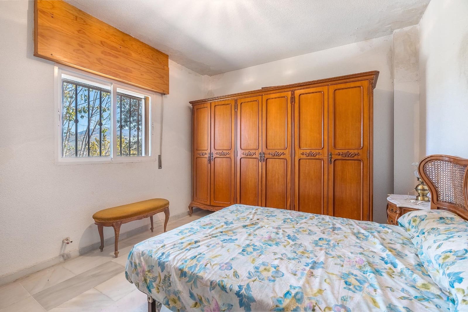5 Zimmer Villa zu verkaufen in Dilar mit Pool Garage - 249.000 € (Ref: 9833949)