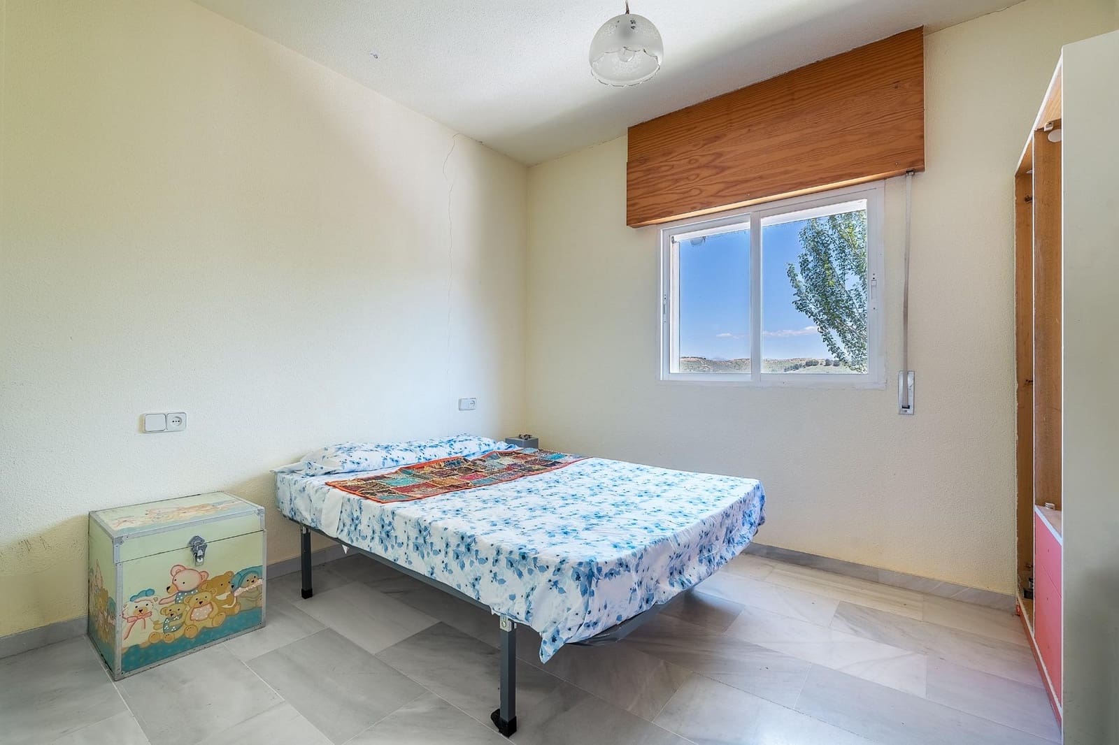 5 Zimmer Villa zu verkaufen in Dilar mit Pool Garage - 249.000 € (Ref: 9833949)