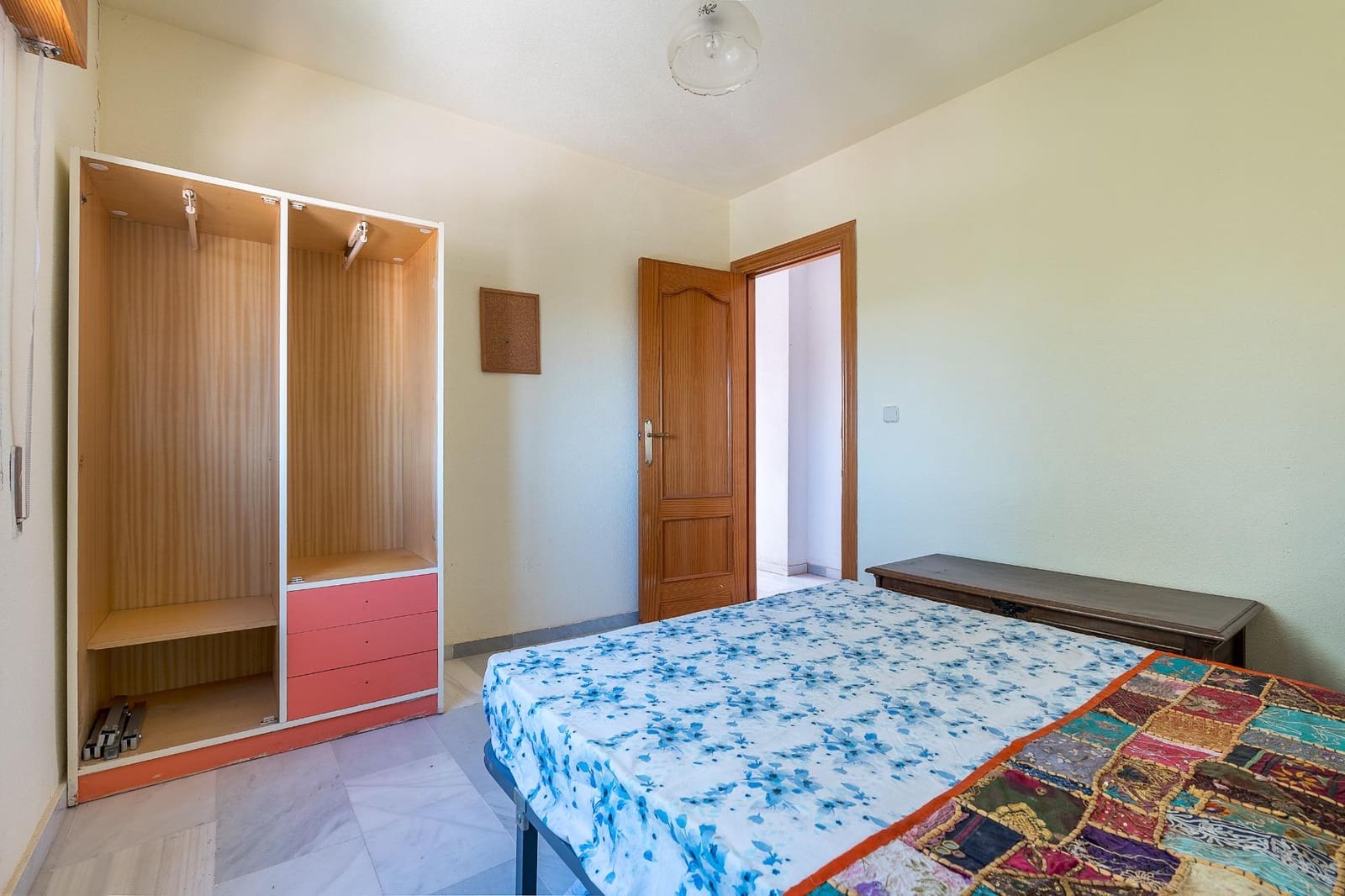 5 Zimmer Villa zu verkaufen in Dilar mit Pool Garage - 249.000 € (Ref: 9833949)