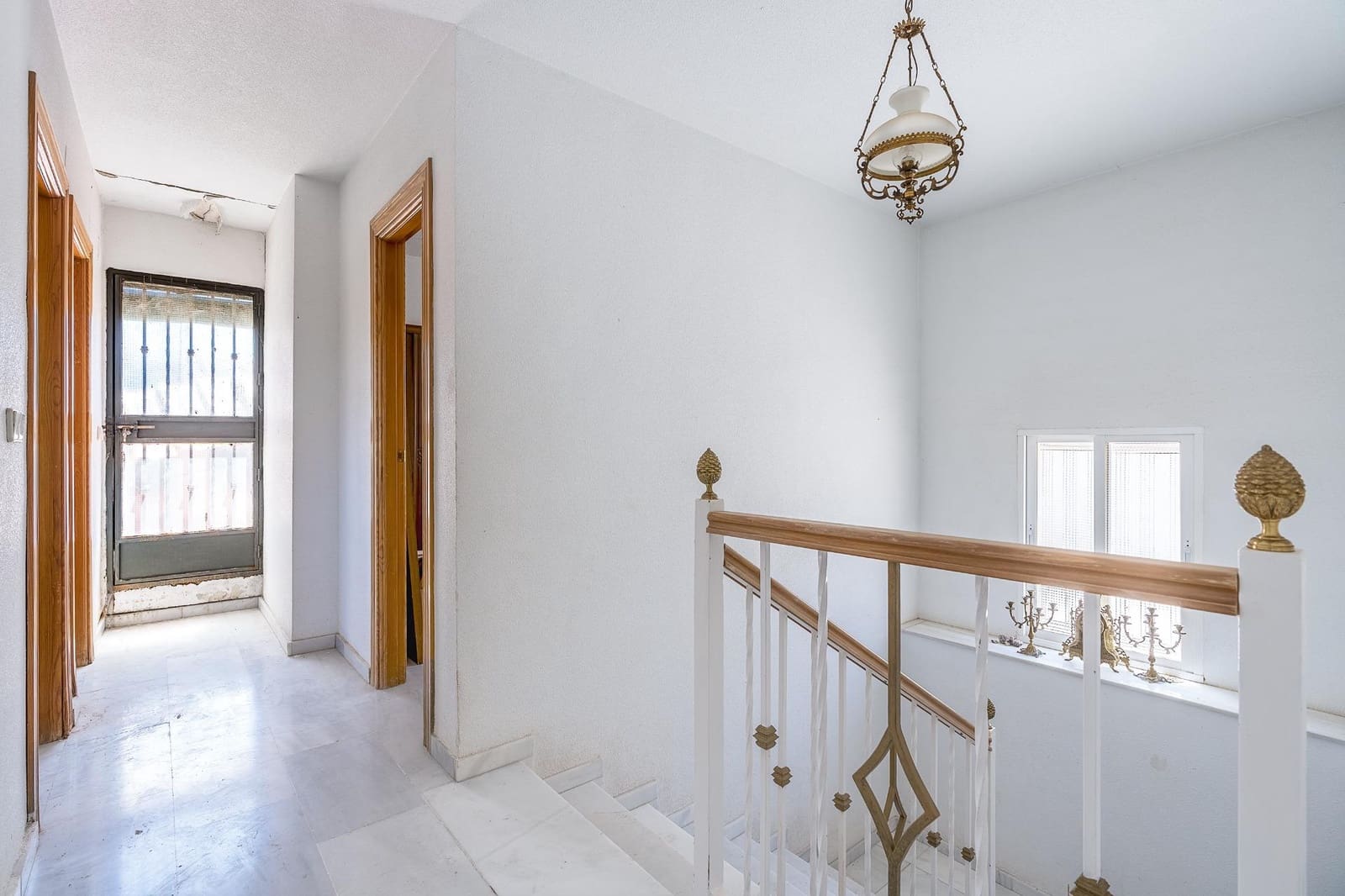 5 Zimmer Villa zu verkaufen in Dilar mit Pool Garage - 249.000 € (Ref: 9833949)