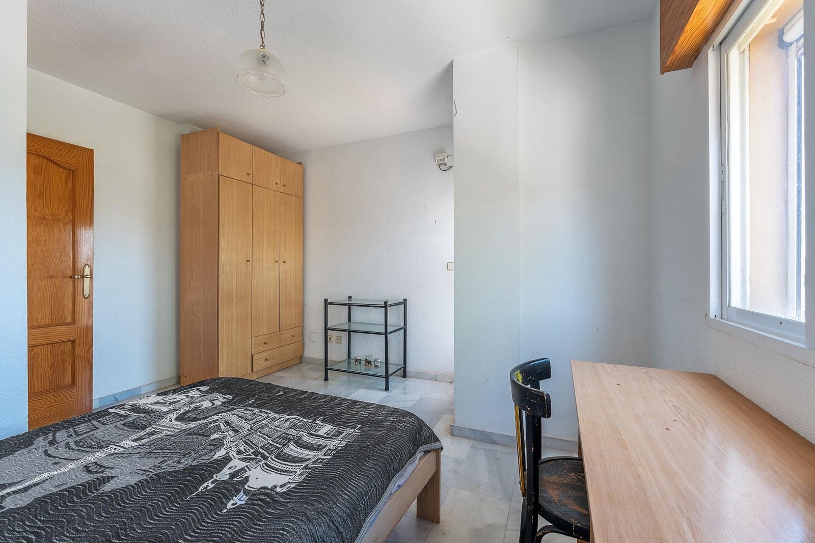 5 Zimmer Villa zu verkaufen in Dilar mit Pool Garage - 249.000 € (Ref: 9833949)