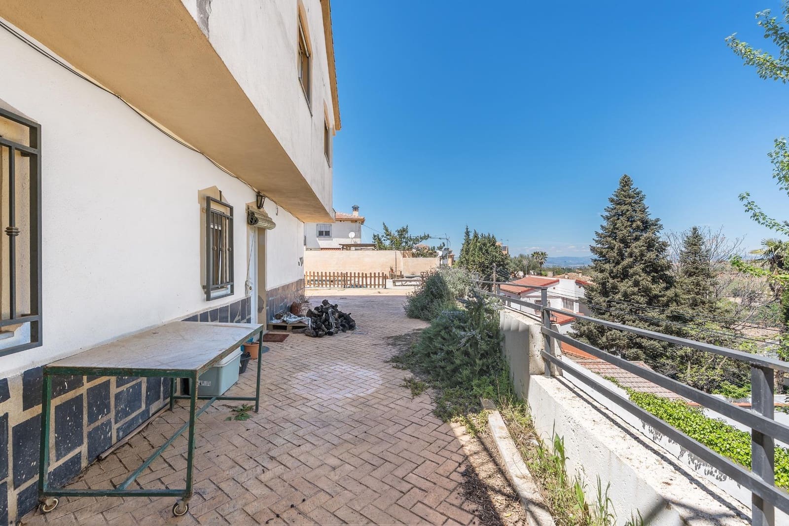 5 Zimmer Villa zu verkaufen in Dilar mit Pool Garage - 249.000 € (Ref: 9833949)