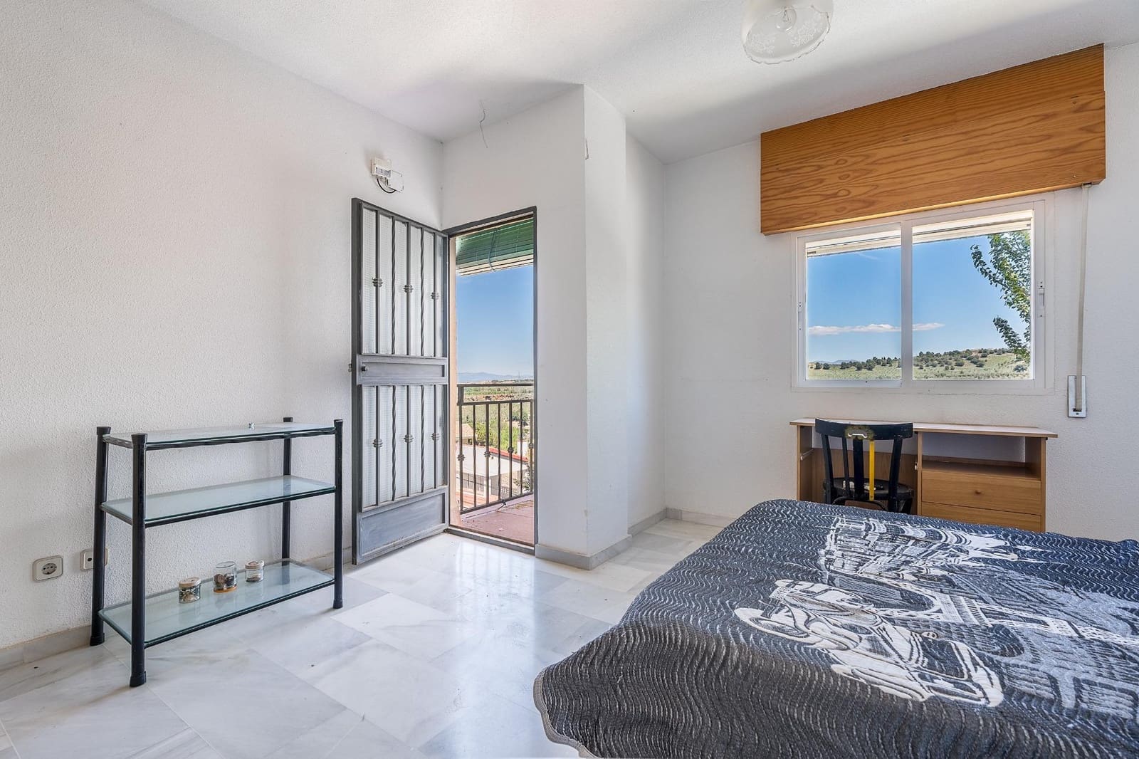 5 Zimmer Villa zu verkaufen in Dilar mit Pool Garage - 249.000 € (Ref: 9833949)