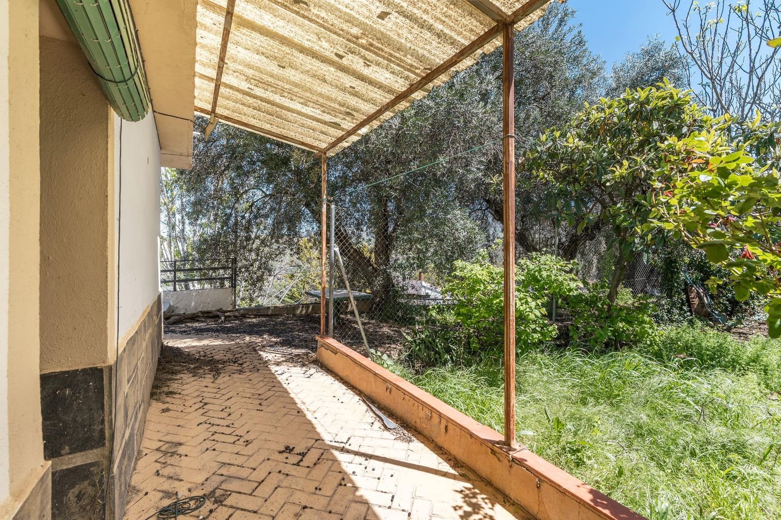 5 Zimmer Villa zu verkaufen in Dilar mit Pool Garage - 249.000 € (Ref: 9833949)
