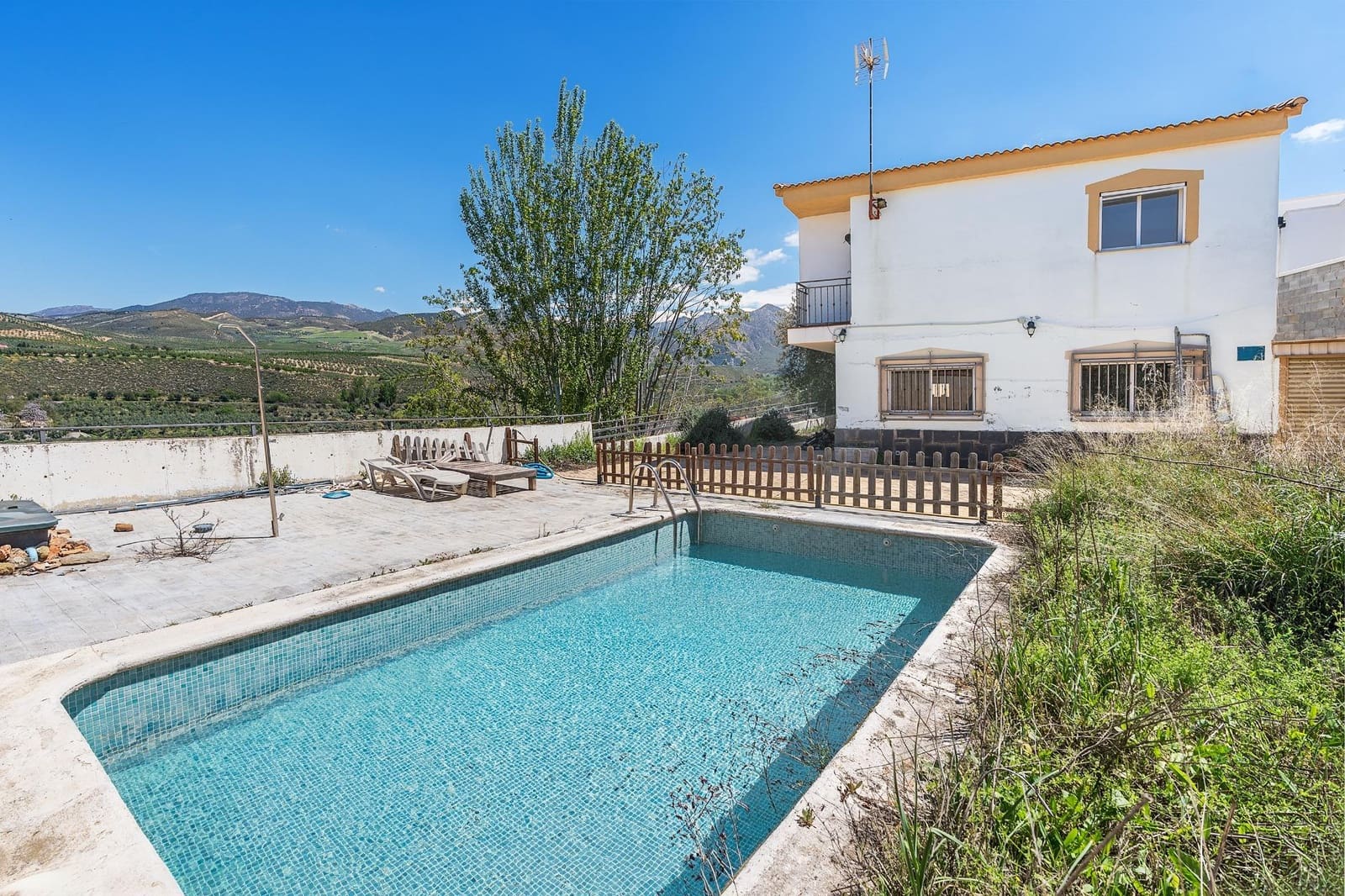5 Zimmer Villa zu verkaufen in Dilar mit Pool Garage - 249.000 € (Ref: 9833949)
