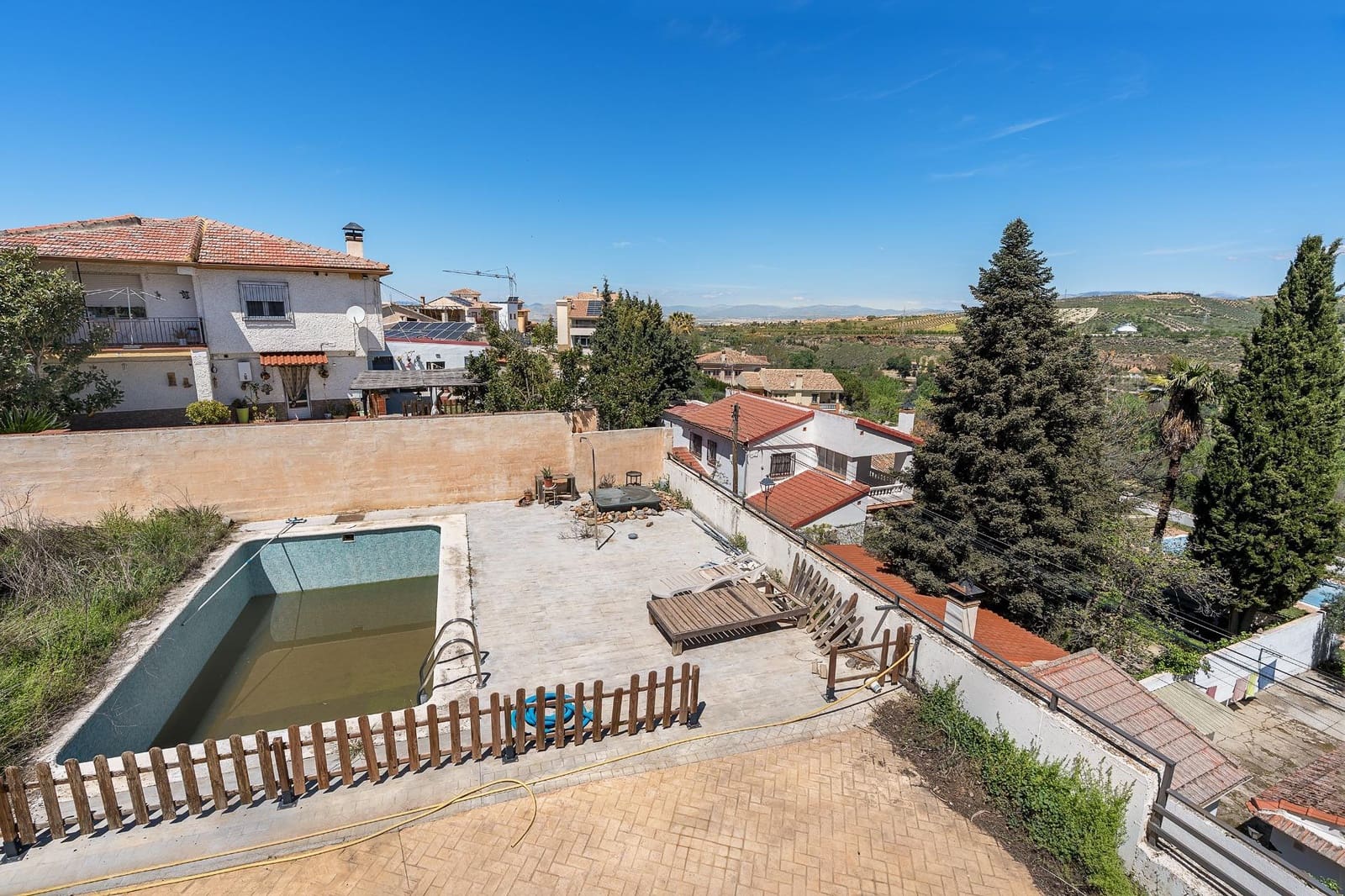 5 Zimmer Villa zu verkaufen in Dilar mit Pool Garage - 249.000 € (Ref: 9833949)