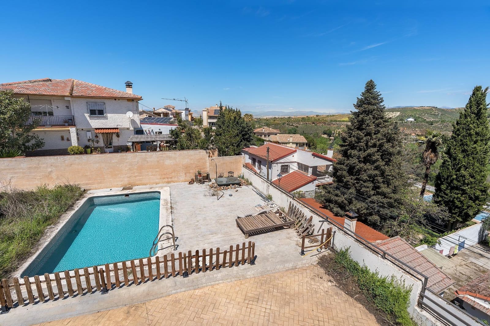 5 Zimmer Villa zu verkaufen in Dilar mit Pool Garage - 249.000 € (Ref: 9833949)